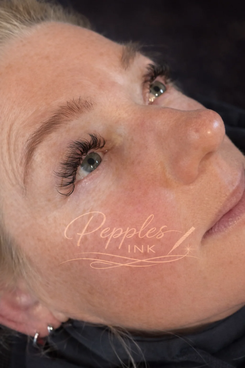 UV-Wimpernverlängerung bei Pepples Ink
